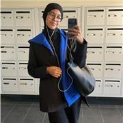 Professeure native d’italien qui a vécu toute son enfance en Italie.